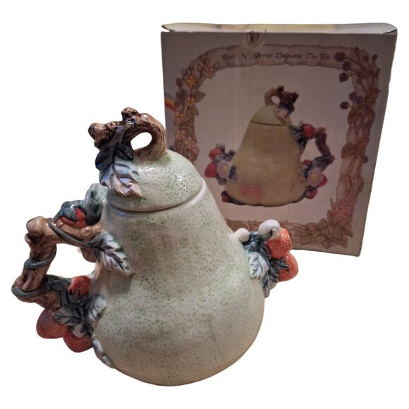 Pear N Berries Decorative Teapot Heritage Mint 1993 Model TP23 Strawberry Branch - Picture 1 of 7